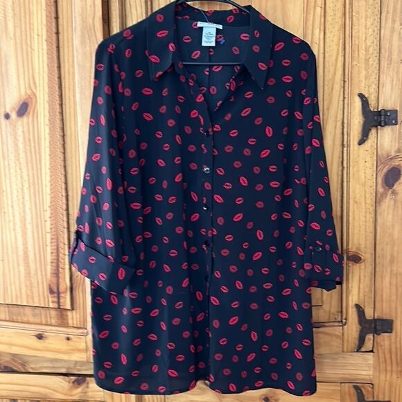 ****** 5 for $25 Catherines Red Lips Blouse - Picture 1 of 4
